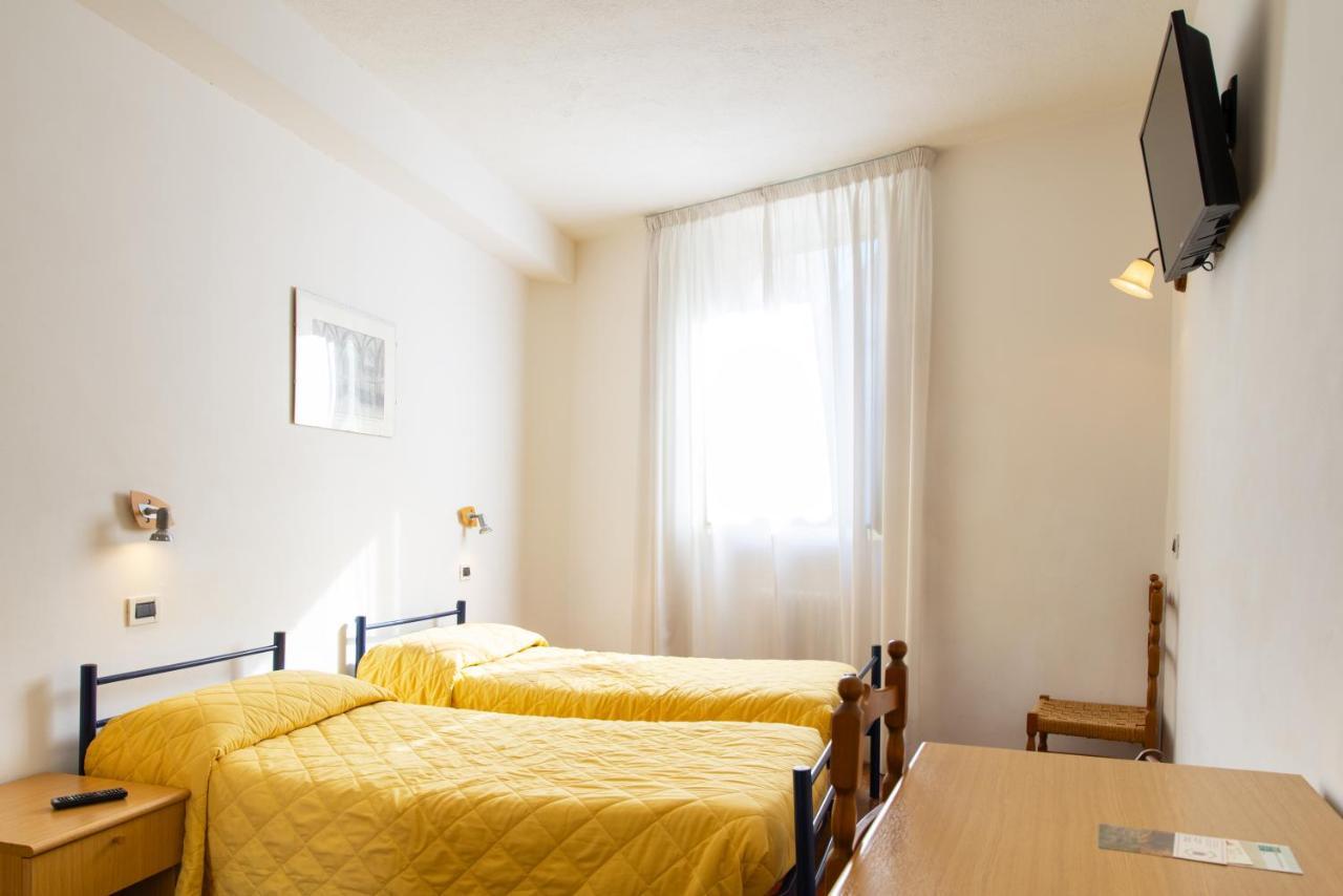 Arco Del Vento Hotel Assisi Bagian luar foto